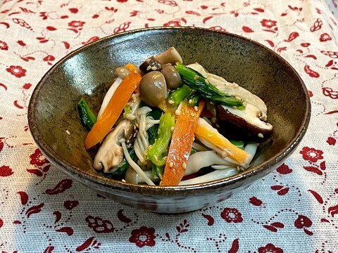 ヘルシー美味しい副菜♡3種のキノコと小松菜のナムル